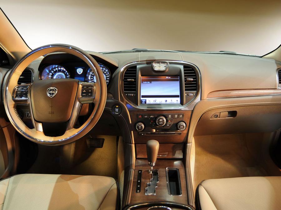  Lancia Thema 2011 года  (фото 57 из 77)